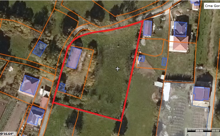 A plot with a house for sale in Golubovci, Zeta